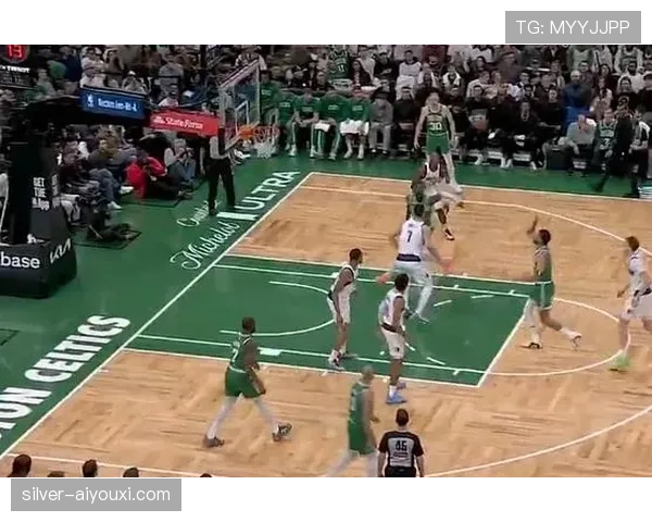 威廉姆斯挡拆掩护持续为塔图姆拉开外线空间